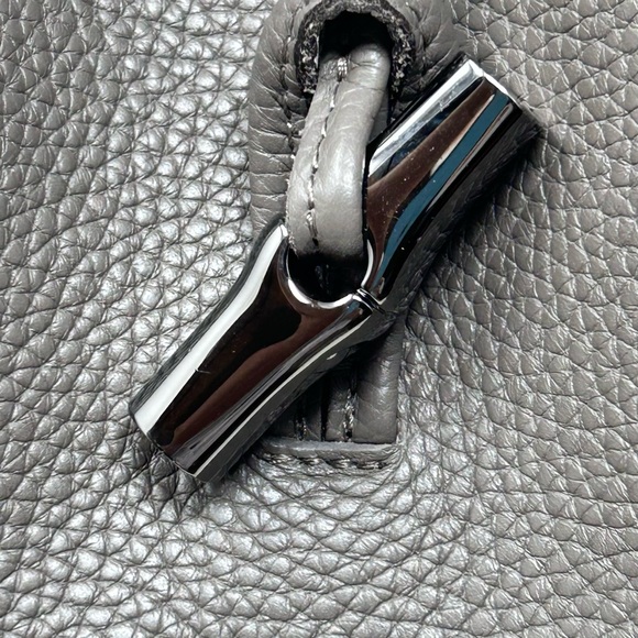 Longchamp Roseau medium pebbled leather shoulderbag tote in grey - Picture 3 of 11